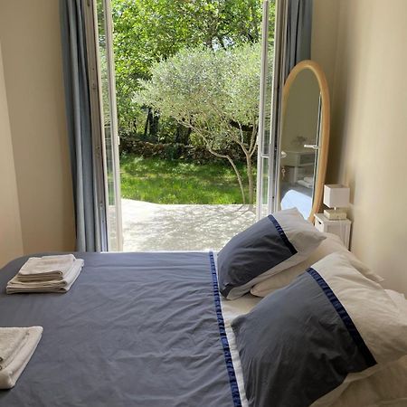 Les Marguerites Bed & Breakfast แวร์ ปองต์ ดู การ์ ภายนอก รูปภาพ