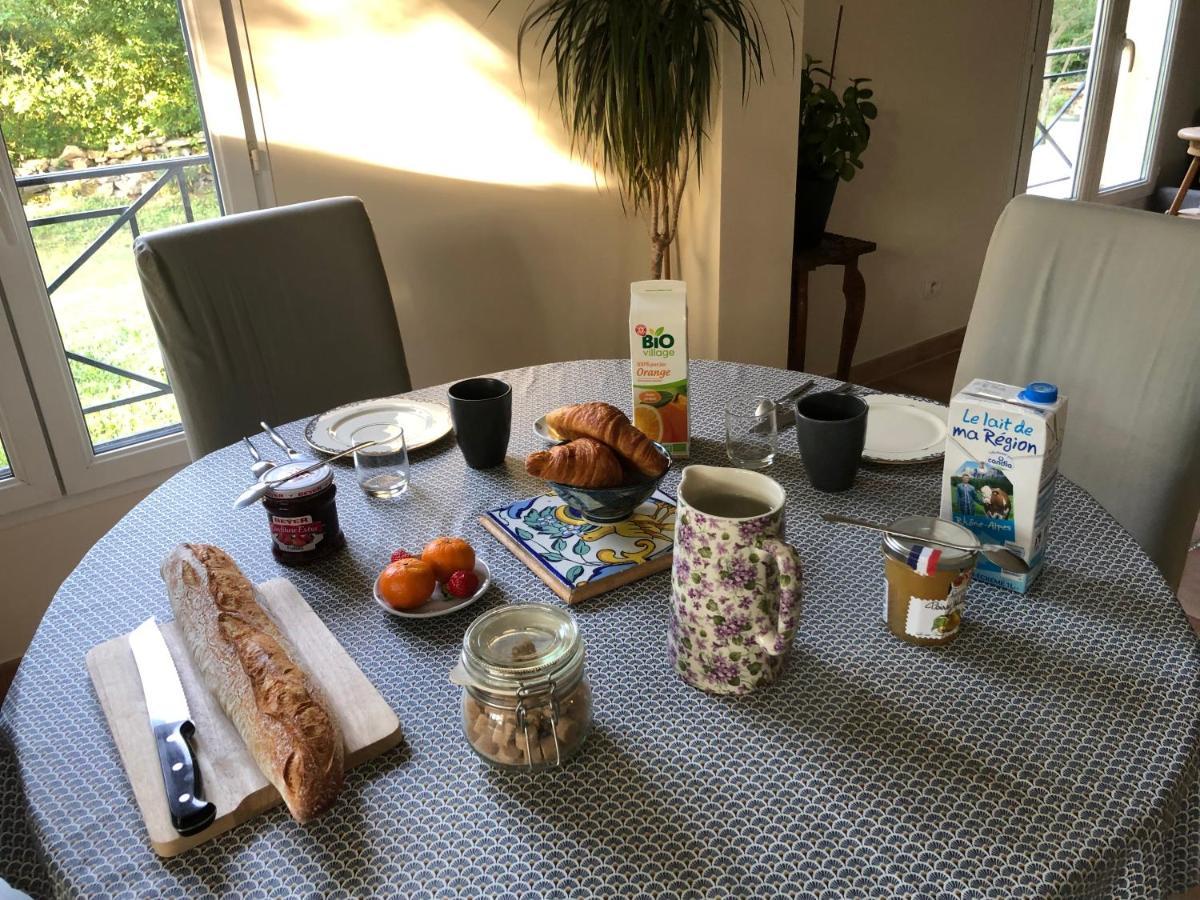 Les Marguerites Bed & Breakfast แวร์ ปองต์ ดู การ์ ภายนอก รูปภาพ