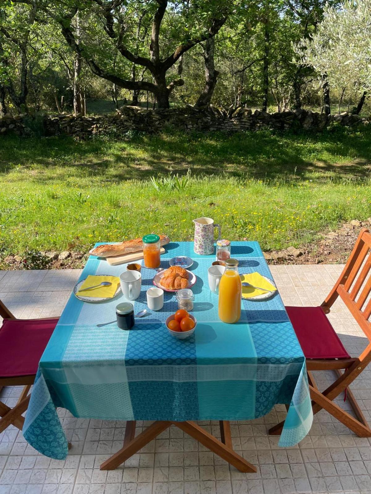 Les Marguerites Bed & Breakfast แวร์ ปองต์ ดู การ์ ภายนอก รูปภาพ